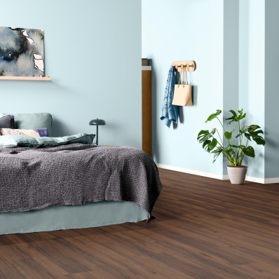 EGGER NatureSense 8/32 Classic Orech Warmia hnedý SOL1307