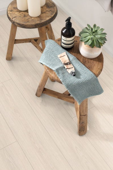 EGGER NatureSense Aqua+ 8/33 Classic Dub Casella biely EL2150