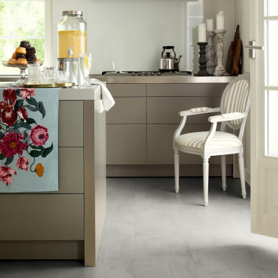 EGGER AquaDura+ 7,5/33 Kingsize Chromix strieborný SOL810